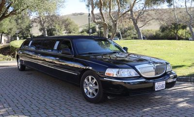 Black stretch limousine for Hollister limo service by Limoscene